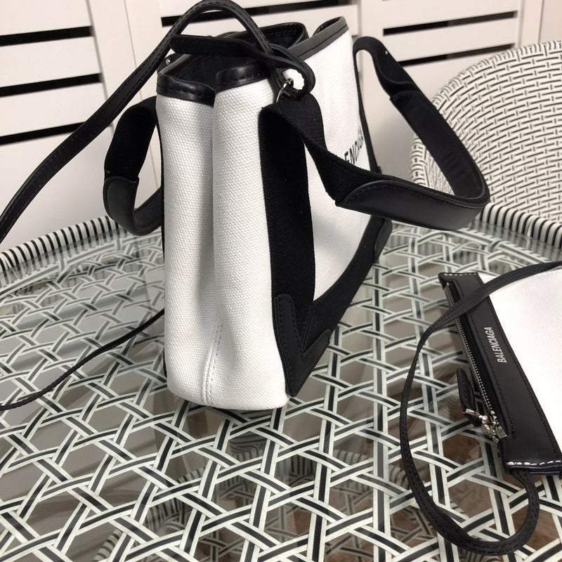 Styled lifestyle shot of everyday-luxe modern women's handbag – women's designer-style accessory