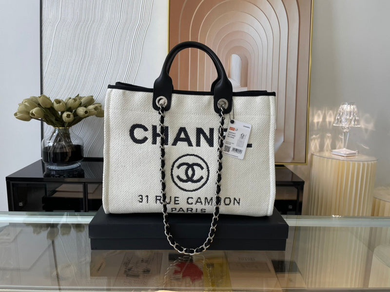  handbag, spacious everyday style, image 1
