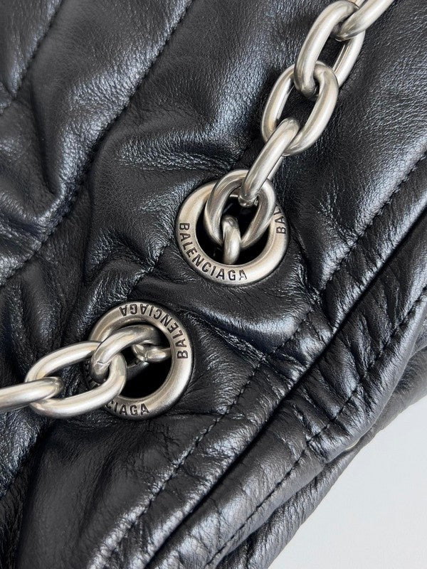 Zivas Charm Modern Edge Fashion Handbag (Thoughtfully Structured Design) – Styled Look