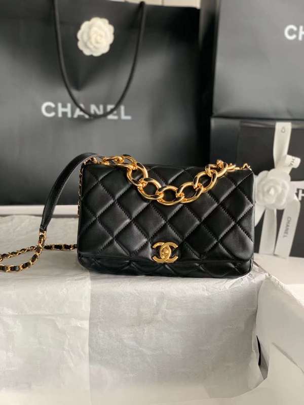 Zivas Charm Effortless Sophistication Everyday Handbag (Considered Detail & Form) – Front View