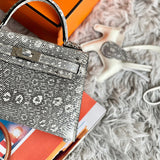  shopper bag interior and compartment view