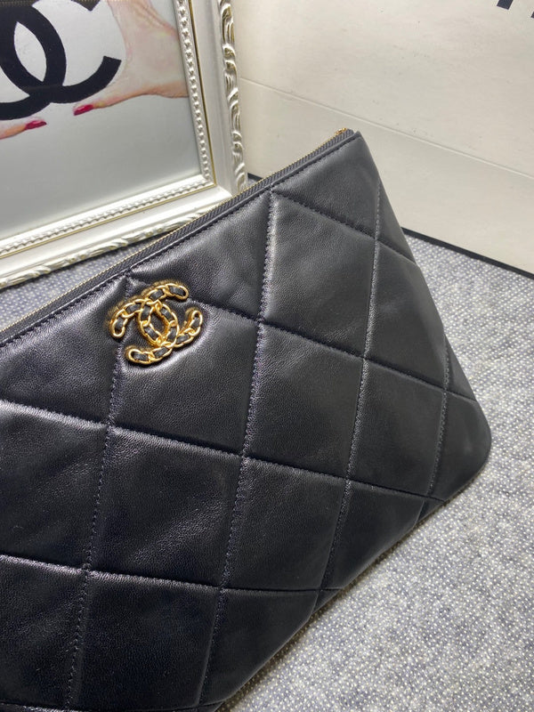  handbag, spacious everyday style, image 2