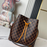  Elegant carryall bag carried on shoulder