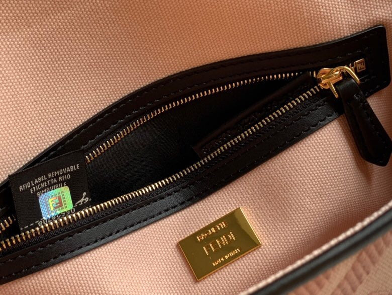 Ziva's Charm handbag – product shot (26cm*6cm*15cm)