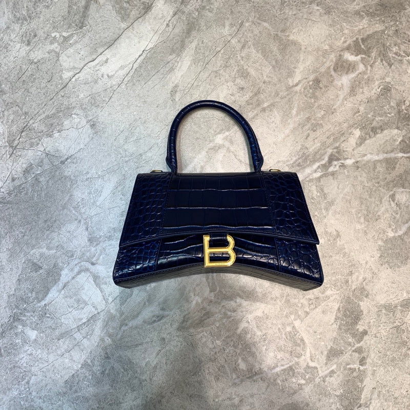 Contemporary Faux Leather Handbag - Chic Everyday Appeal | Women's Designer-Inspired Purse #611 - close-up detail shot (image 3) of designer-inspired handbag