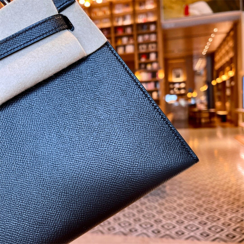  everyday bag interior and compartment view 9