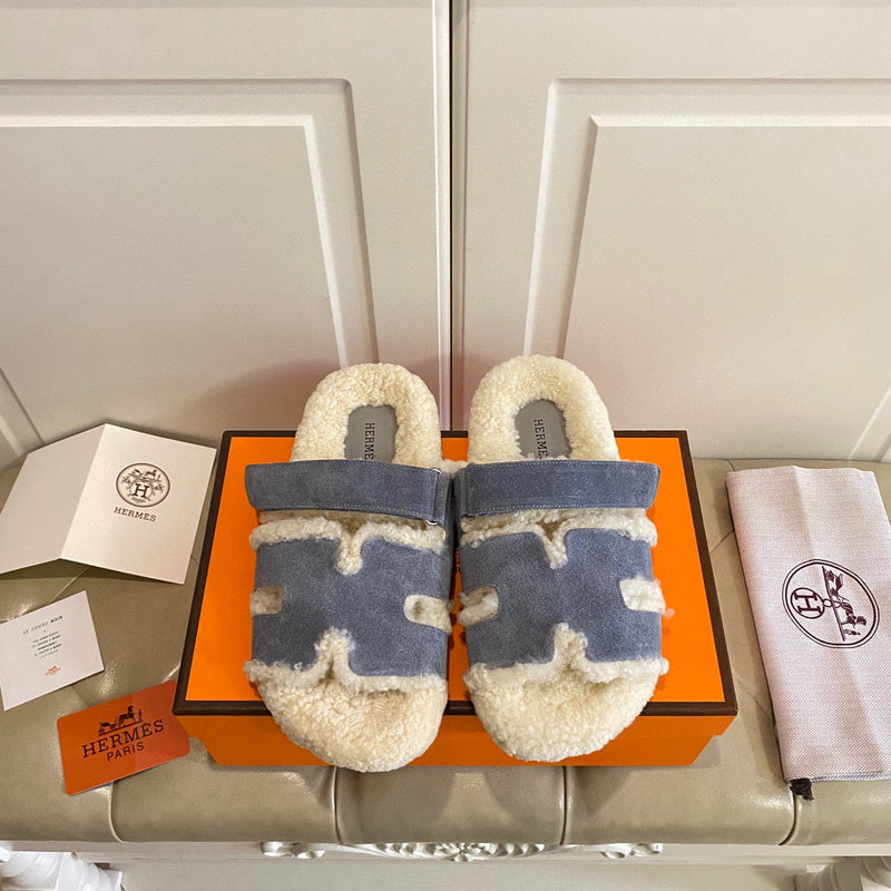 Hermes sandals Style 225 - front view, iconic logo design
