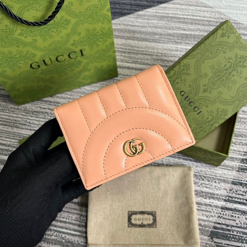 Side profile of everyday-luxe statement women's handbag – women's designer-style accessory