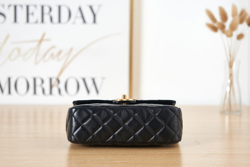 Zivas Charm Effortless Sophistication Designer Handbag (Premium Everyday Carry) – Angled View