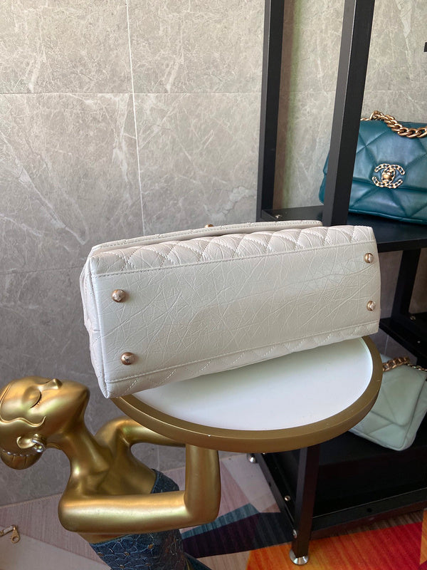 handbag, spacious everyday style, image 8