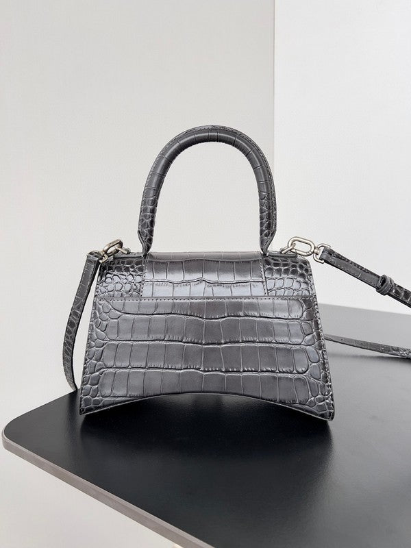 Zivas Charm Understated Luxury Statement Handbag (Modern Wardrobe Staple) – Lifestyle Shot