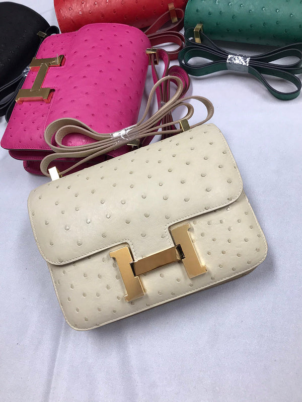 Close-up detail of balanced bag design
