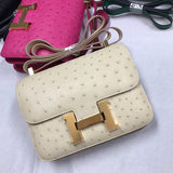 Close-up detail of balanced bag design
