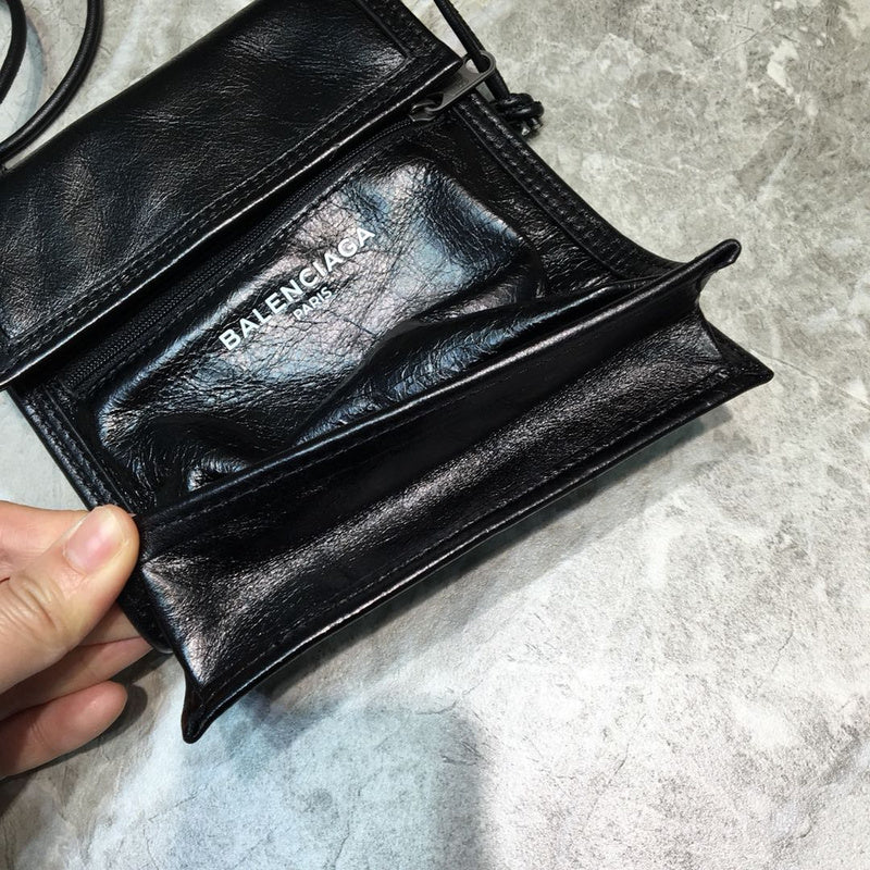 Classic Premium PU Leather Handbag - Statement Silhouette | Women's Luxury Handbag #199 - hardware and detail close-up (image 5) of designer-inspired handbag