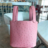  Streamlined shopper bag front view