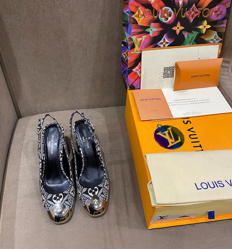 Louis Vuitton shoes Style 200 - texture and material detail