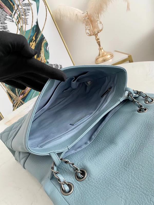 Zivas Charm Signature Style Fashion Handbag (Everyday Luxury Essential) – Close-Up Detail
