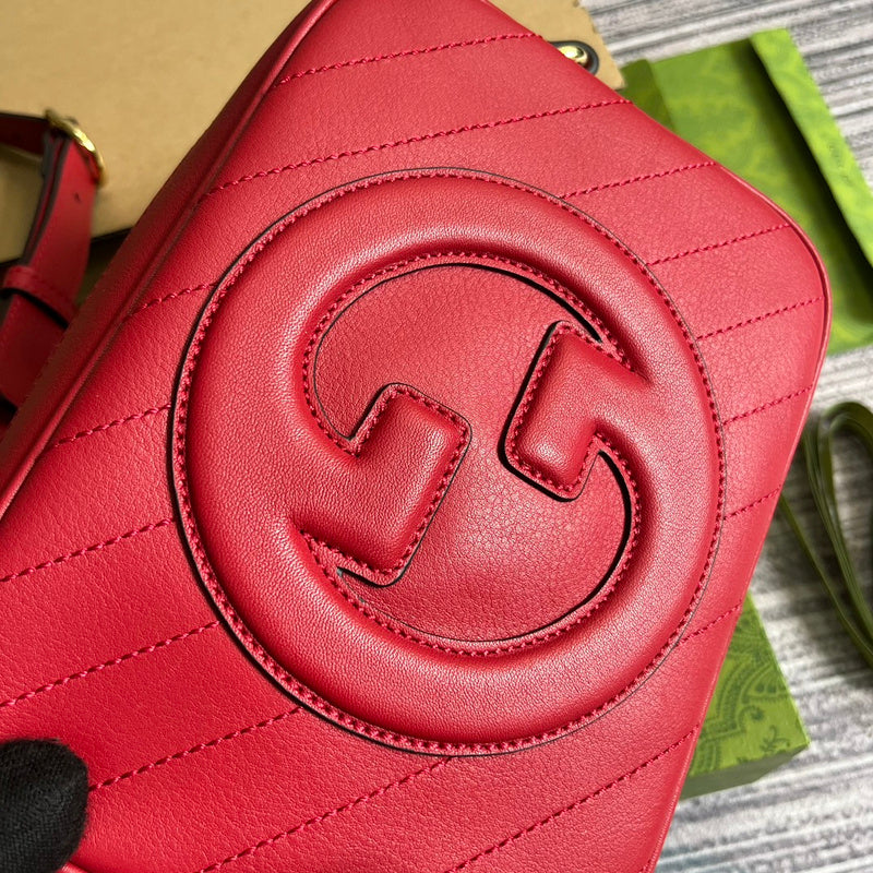 Handle and strap detail of elevated sleek women's handbag – women's designer-style accessory