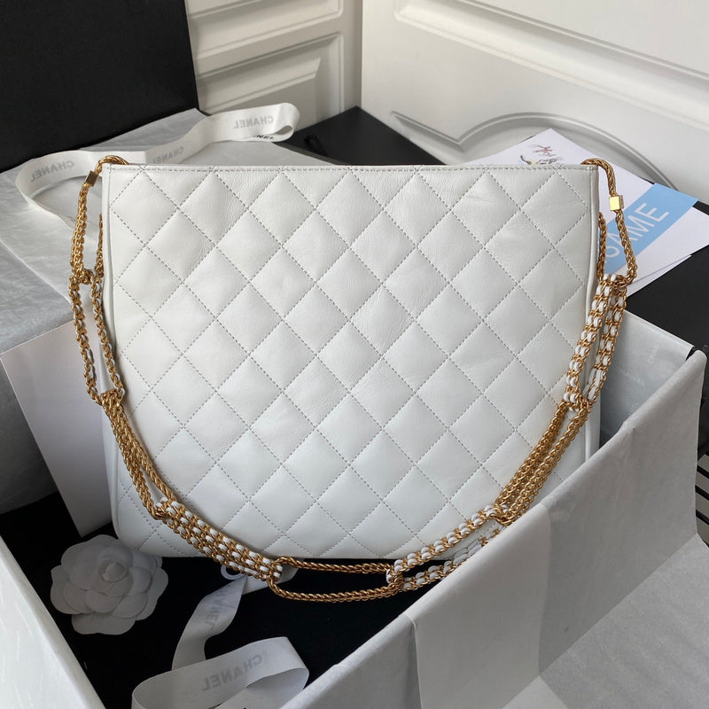  spacious purse view 10