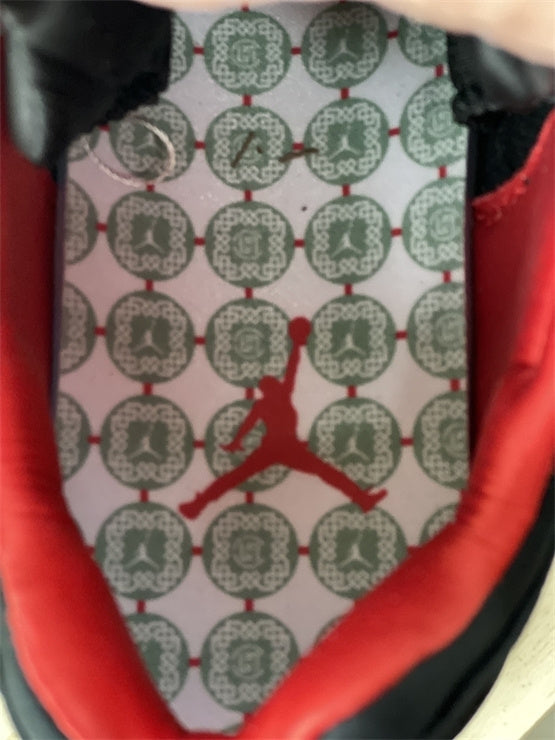 Nike Men's & Women's Premium Low-Top Trainers — Style 253 close-up view
