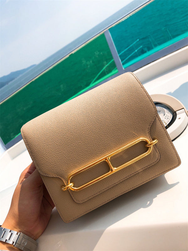  elegant shoulder bag styled with outfit