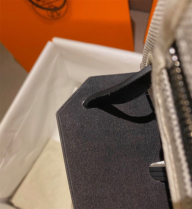  classic shopper bag detail view showing craftsmanship