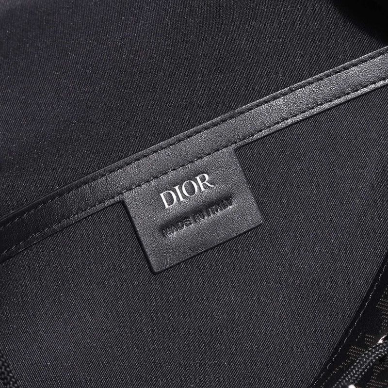 Side profile of sleek signature women's handbag – women's designer-style accessory