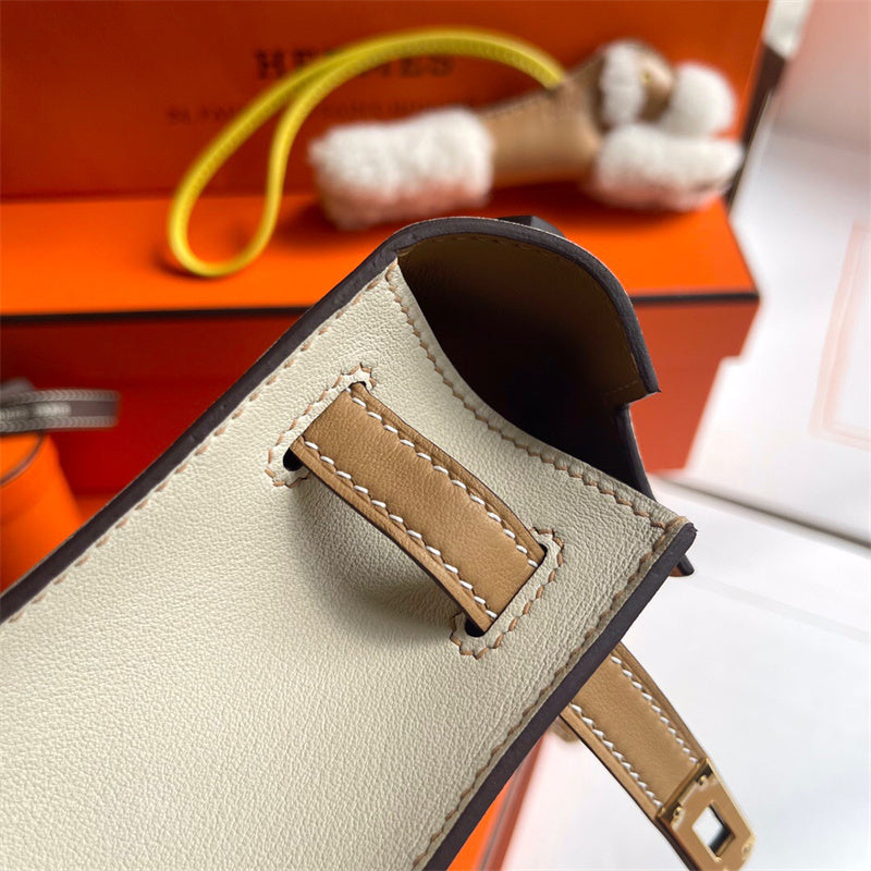  essential shoulder bag detail view showing craftsmanship 14