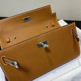  carryall bag close-up of hardware and finish 17