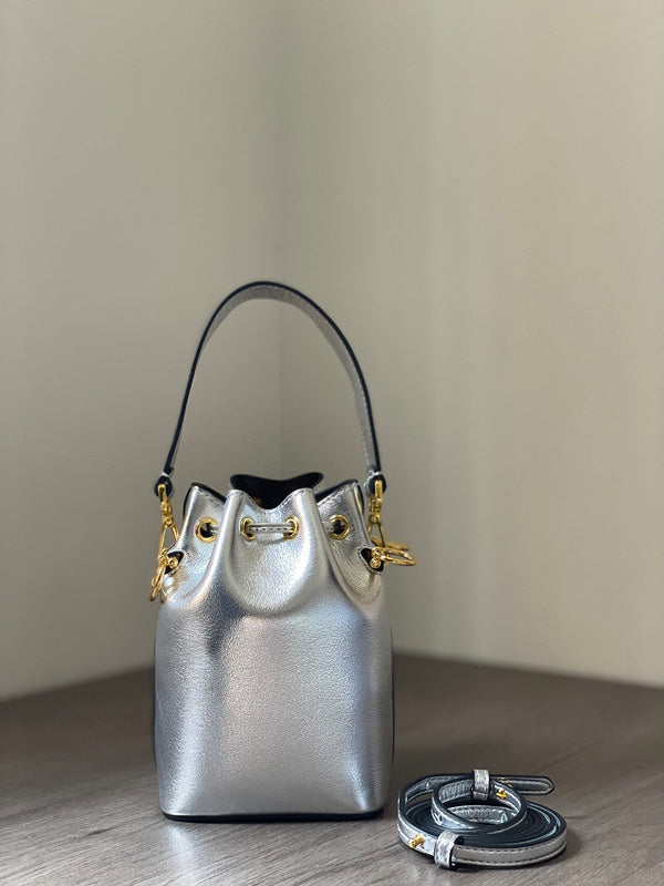 Ziva's Charm handbag – close-up view (12cm*18cm*10cm)