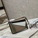 Ziva's Charm handbag – detail view (18cm*12.5cm*8cm)