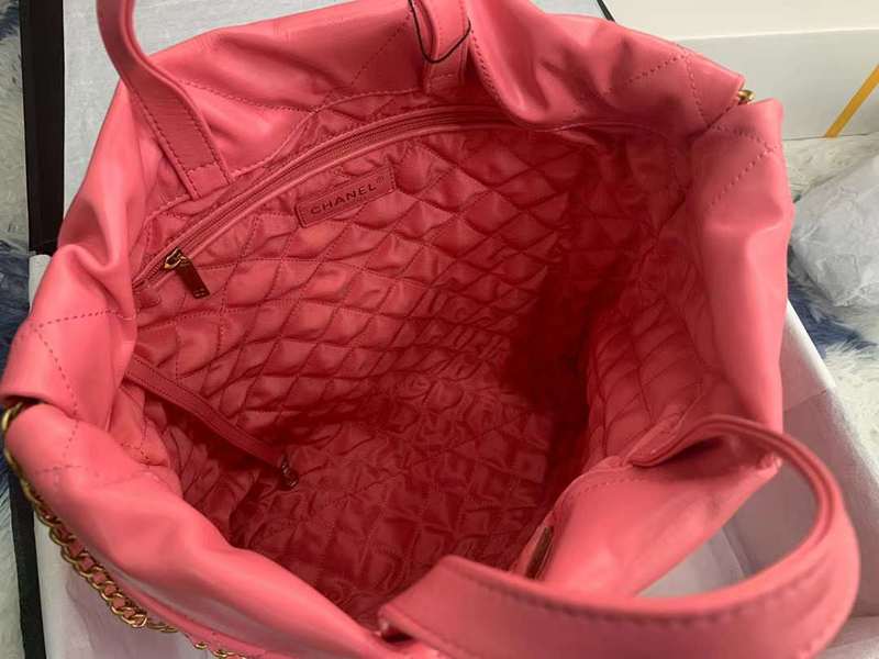 Zivas Charm Modern Minimalist Look Luxury Handbag (Everyday Luxury Essential) – Detail View