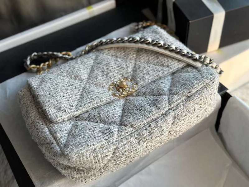 Zivas Charm Understated Luxury Everyday Handbag (Designer-Inspired Craftsmanship) – Back View