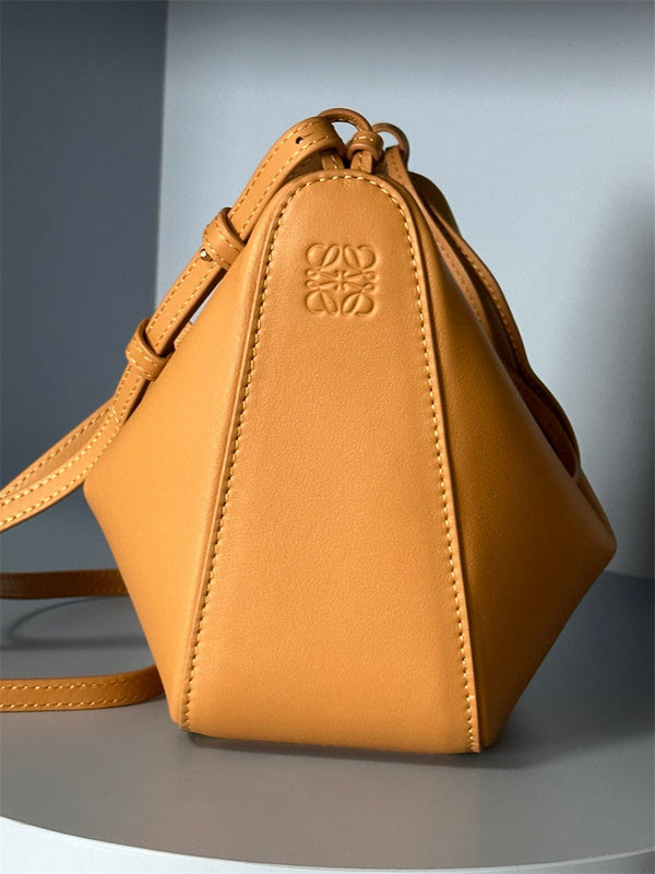 Ziva's Charm handbag – front view (28cm*17cm*9.5cm)