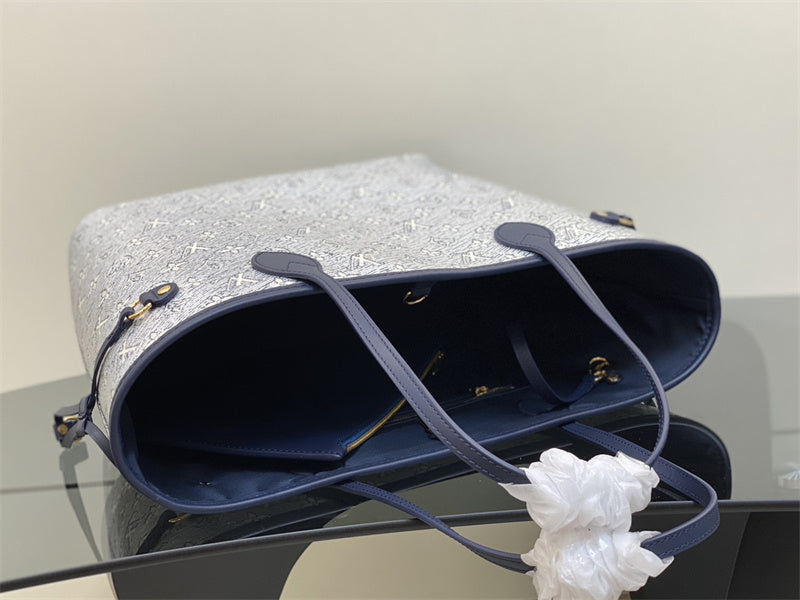  crossbody bag interior and compartment view 9