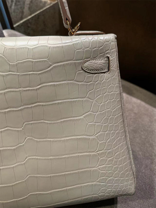 Sleek bag women's premium everyday handbag