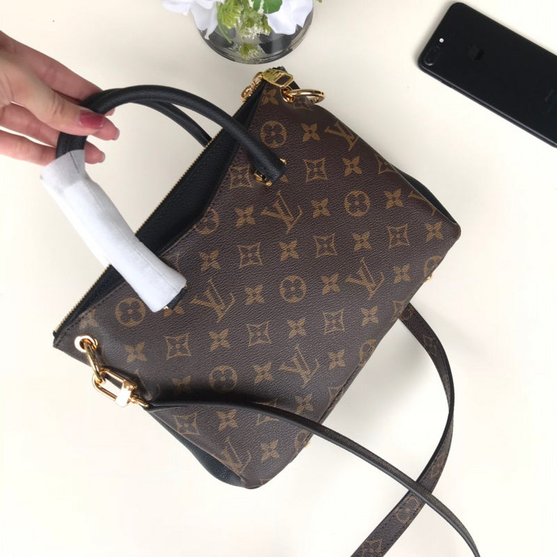 Close-up detail of everyday-luxe premium women's handbag – women's luxury handbag