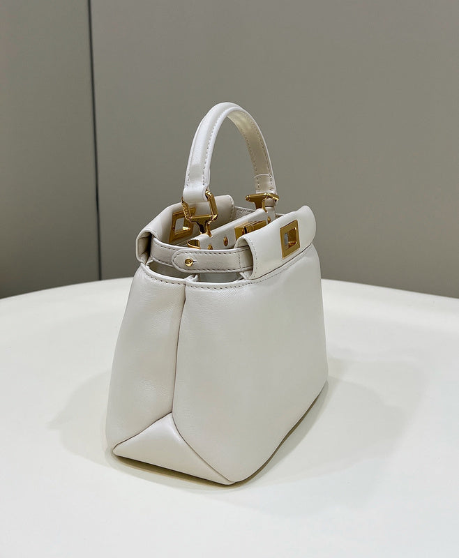 Ziva's Charm handbag – detail view (22cm*9cm*15cm)
