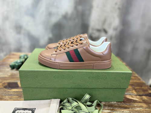 Gucci Casual sneakers in classic monochrome low-top design front view