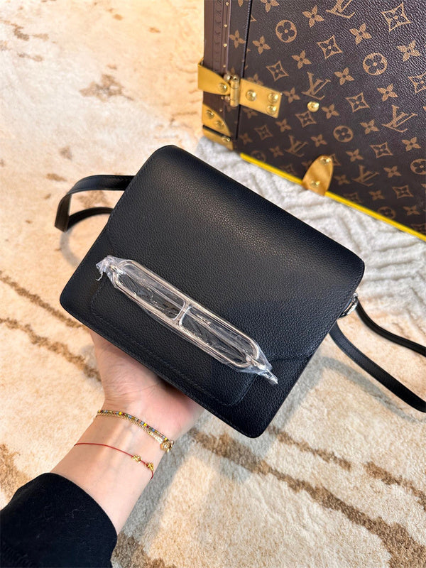 Elegant handbag styled for everyday wear