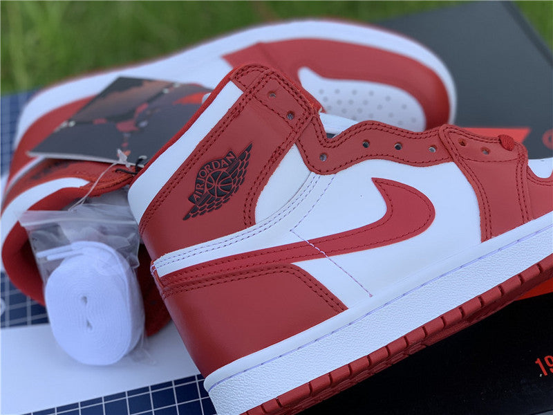Nike Men's & Women's Premium Designer Sneakers — Style 070 interior view