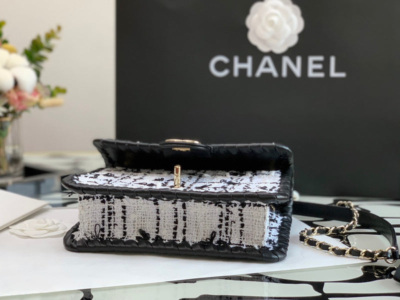 women's handbag, mid design, view 2
