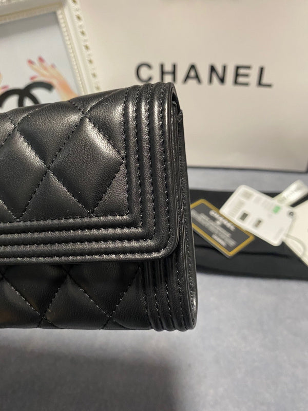  women's handbag, versatile design, view 4