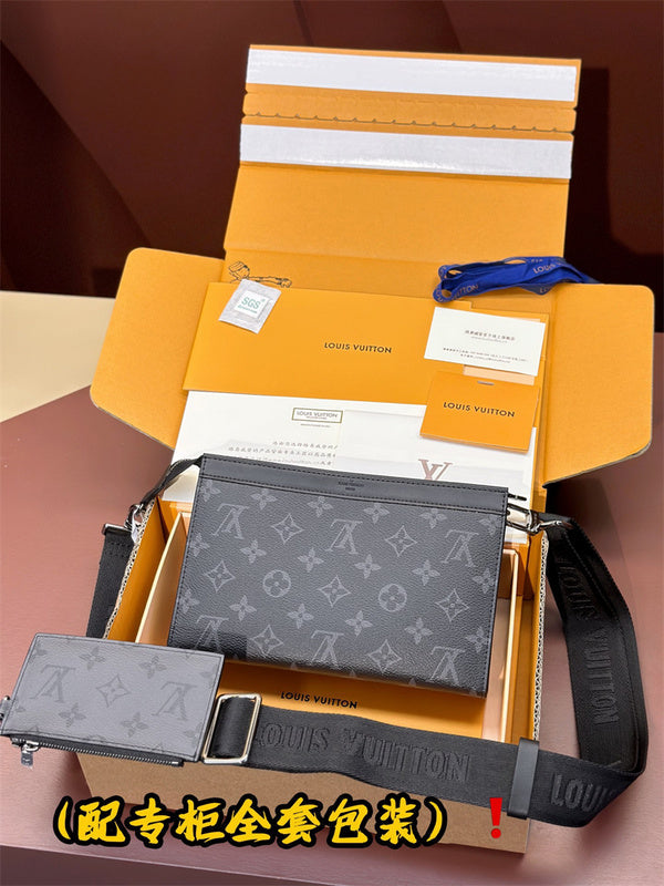  shopper bag interior and compartment view