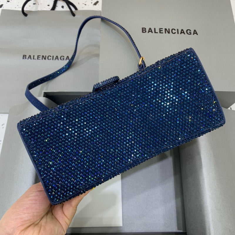 Zivas Charm Contemporary Flair Statement Handbag (Contemporary Shape Language) – Interior View