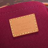  Polished top-handle bag carried on shoulder 10