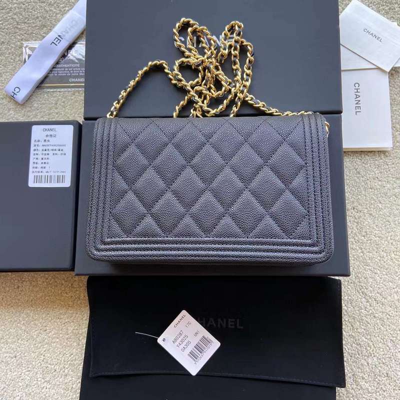 Zivas Charm Effortless Elegance Everyday Handbag (Structured Everyday Essential) – Lifestyle Shot