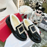 Back view of Roger Vivier luxury piece style No.087