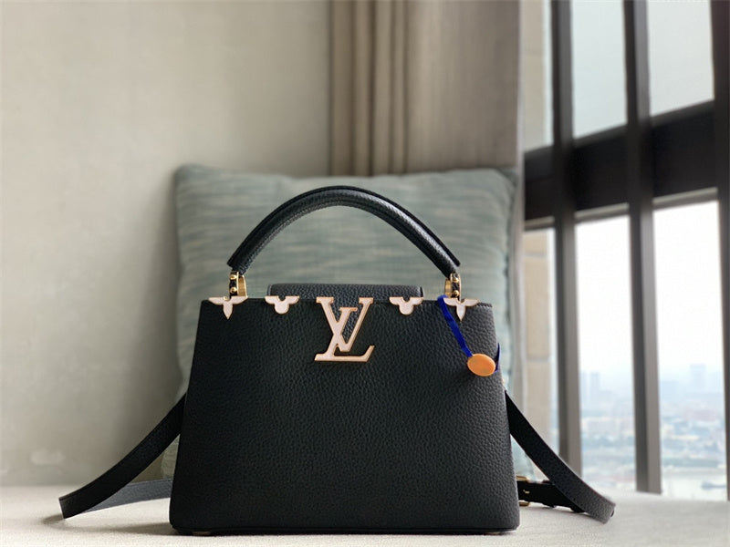  versatile structured bag detail view showing craftsmanship 32