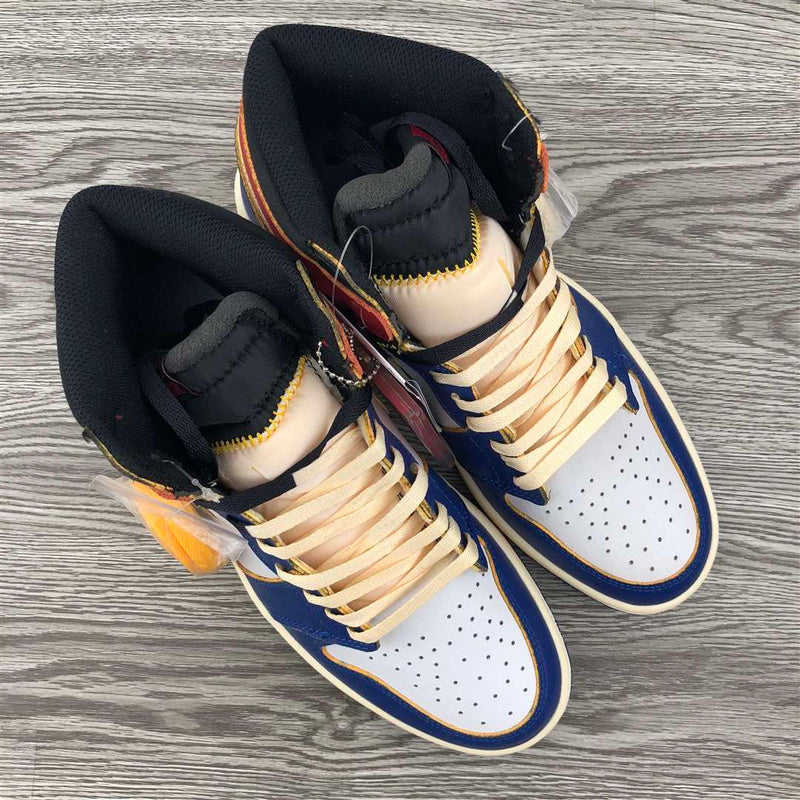 Nike Men's & Women's Designer Low-Top Shoes — Style 005 angle view